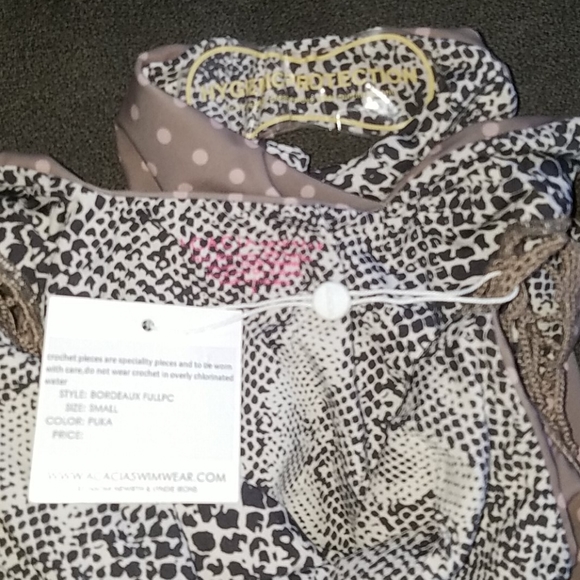 New acacia puka Bordeaux one-piece polka dot S tan - Picture 10 of 11